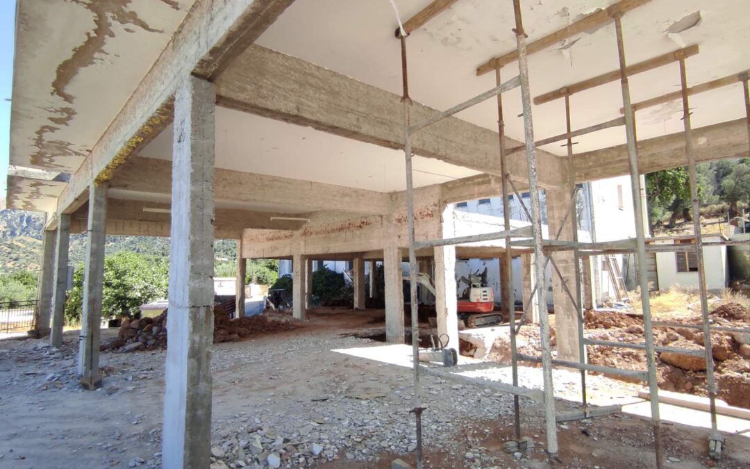 Ξεκίνησαν οι εργασίες καθαιρέσεων για την ανακατασκευή των κτηρίων του πρώην οικοτροφείου Φουρφουρά